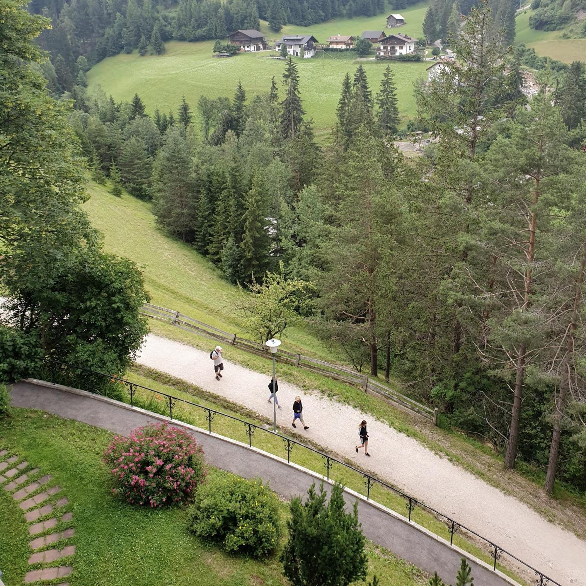 Chalet Hotel Hartmann - Adults Only Ortisei Bagian luar foto