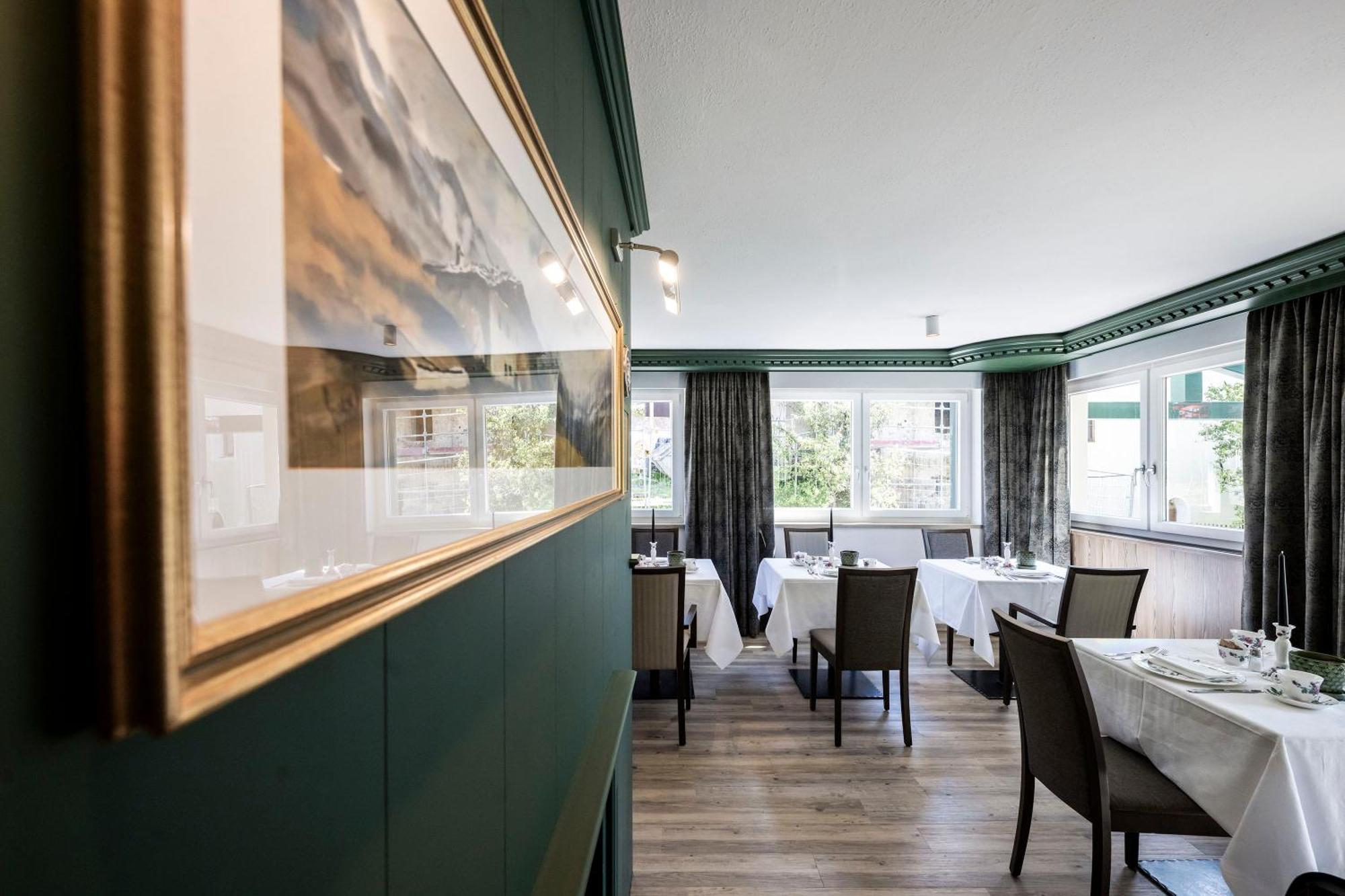 Chalet Hotel Hartmann - Adults Only Ortisei Bagian luar foto